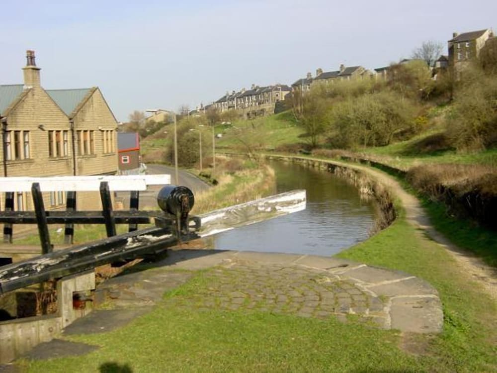 Cozy Sleep 5 Hudds Base -work/travel, Free Parking