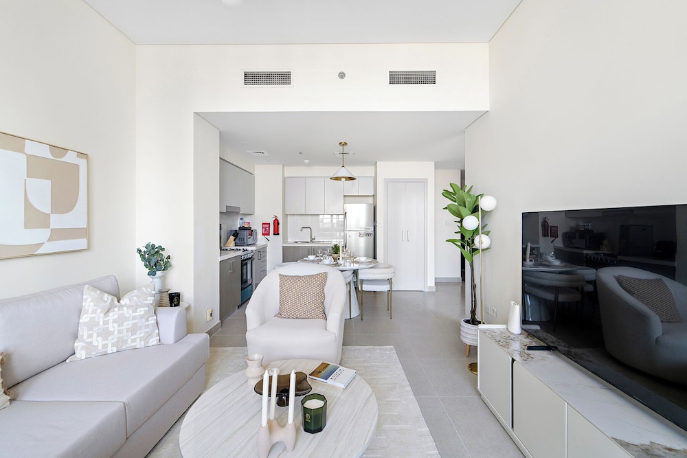 1BR 3802 Forte Tower 2