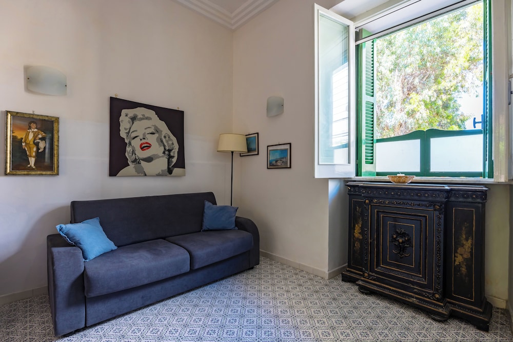 Villa Villari Terrace and Patio by Napoliapartments