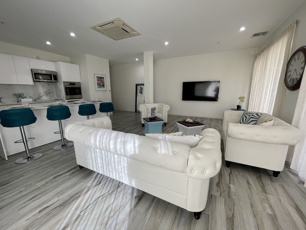 The Cove - Condo Hotel - Perfect Location