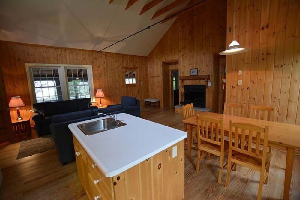 Port Cunnington Lodge