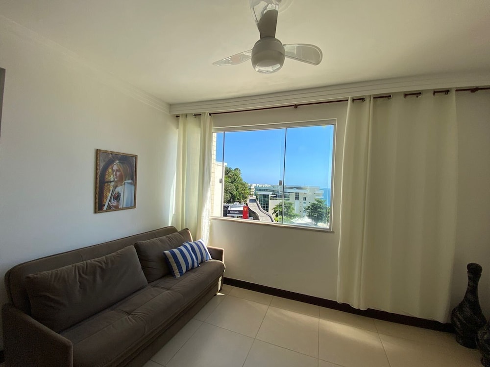 3-bedroom Apt and Ocean View Edi0302