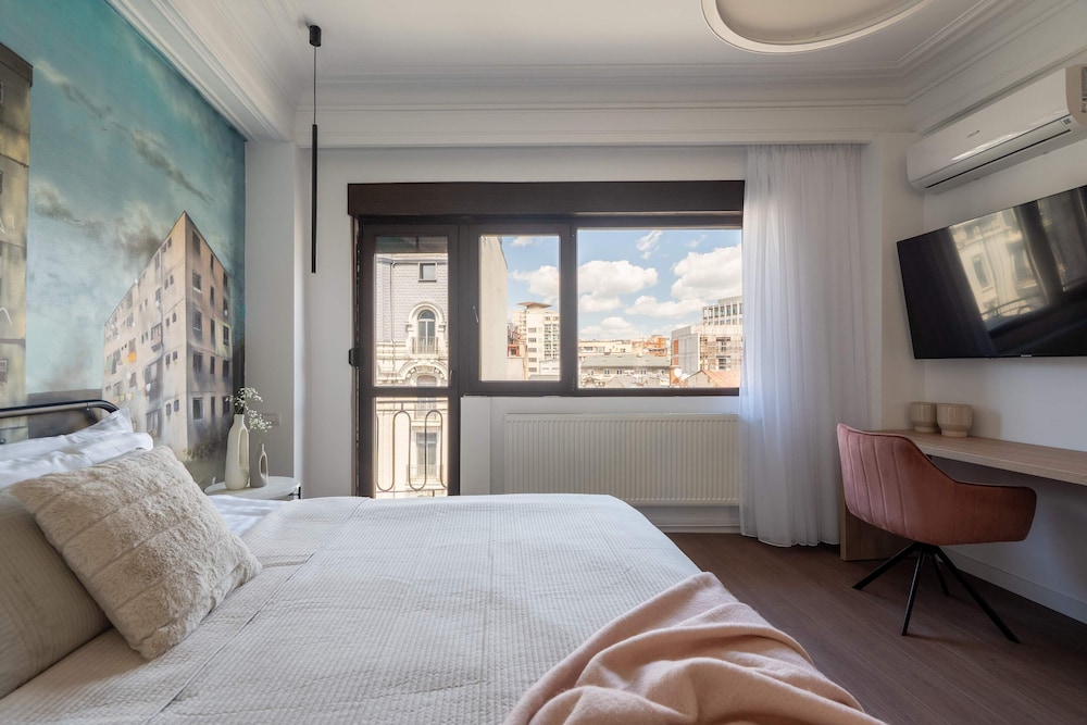 Unique & Fun 3BR by Cismigiu Gardens & Calea Victoriei