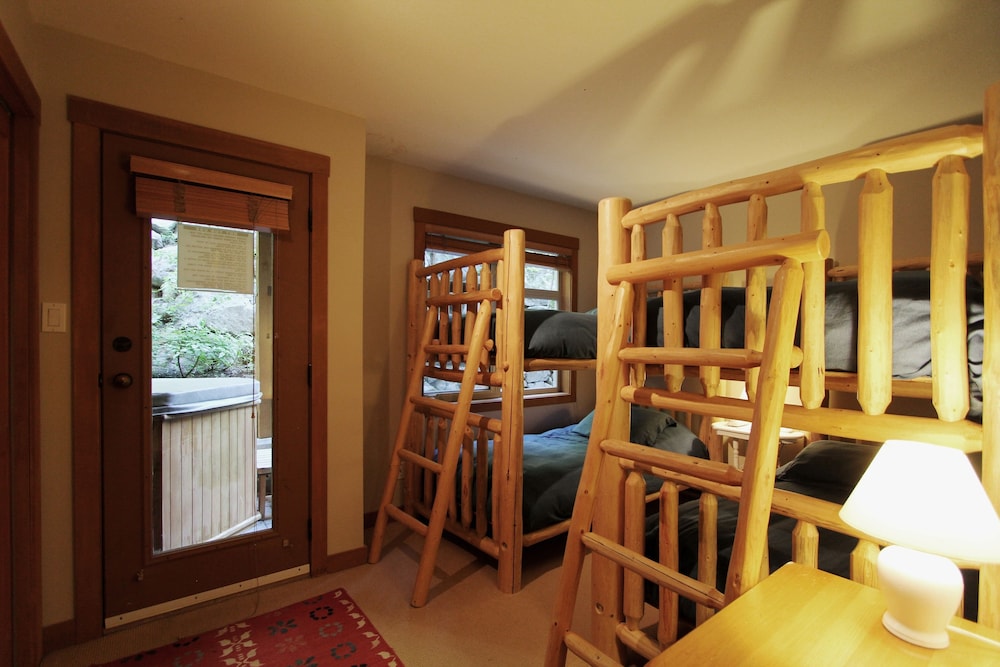 Mountain Star by Whistler Retreats - Image 3