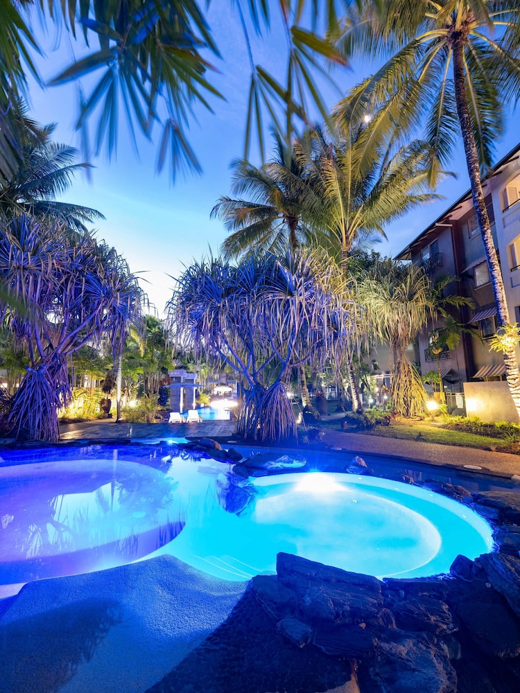 Leaf Luxe - 9 Pools BBQ Gym