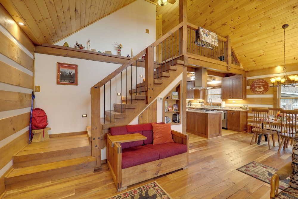 Hike, Ski & More: Blue Ridge Mountain Escape
