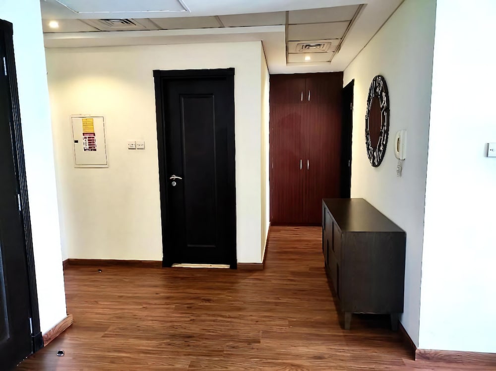 Lux BnB 1BD Discovery Gardens
