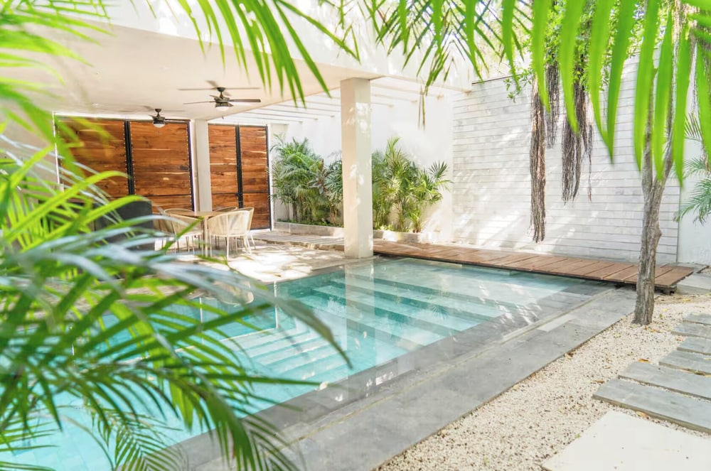 Hum Living Luxury Villas-La Veleta Tulum