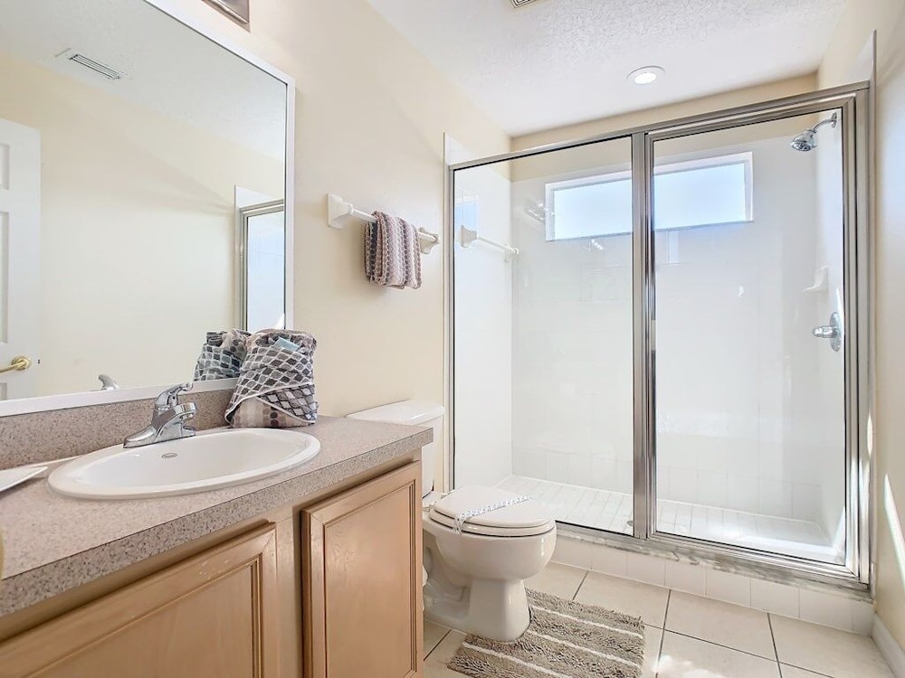 Spacious 5br Home W/ Private Pool+spa In Scenic Davenport Location 5 Bedroom Villa
