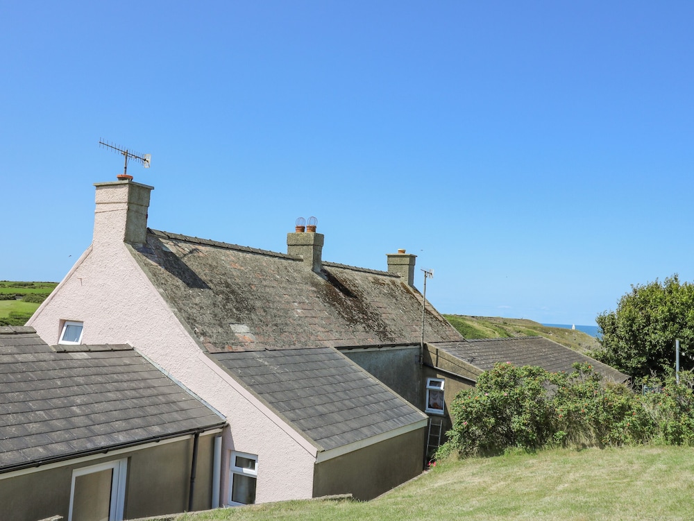 2 Sunny Hill