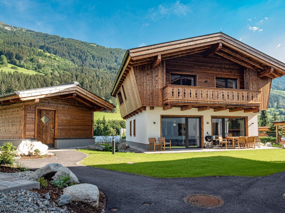 Chalet in Pinzgau Near Ski Slopes & Sauna