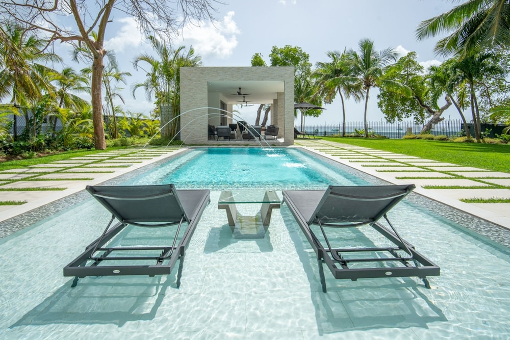 Onyx by Blue Sky Luxury