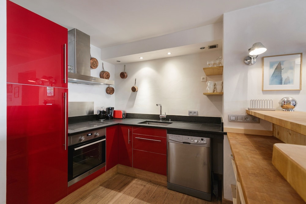 Les Terrasses Spacious Central 3 Bedroom Apartment