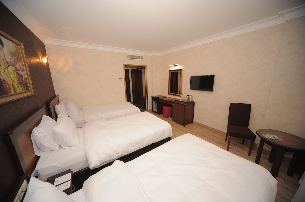 Golden Lake Otel - Image 11