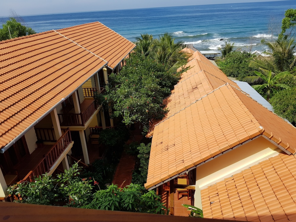 Free Beach Resort