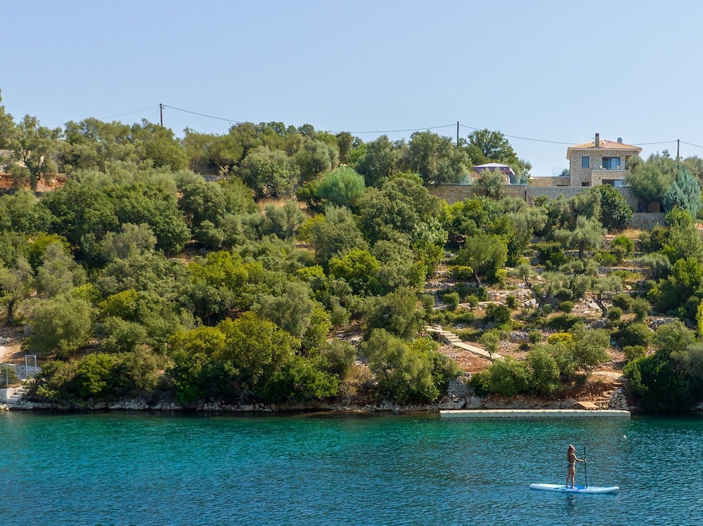 Villa Chriselia - 3 Bedrooms With Sea Access view 3