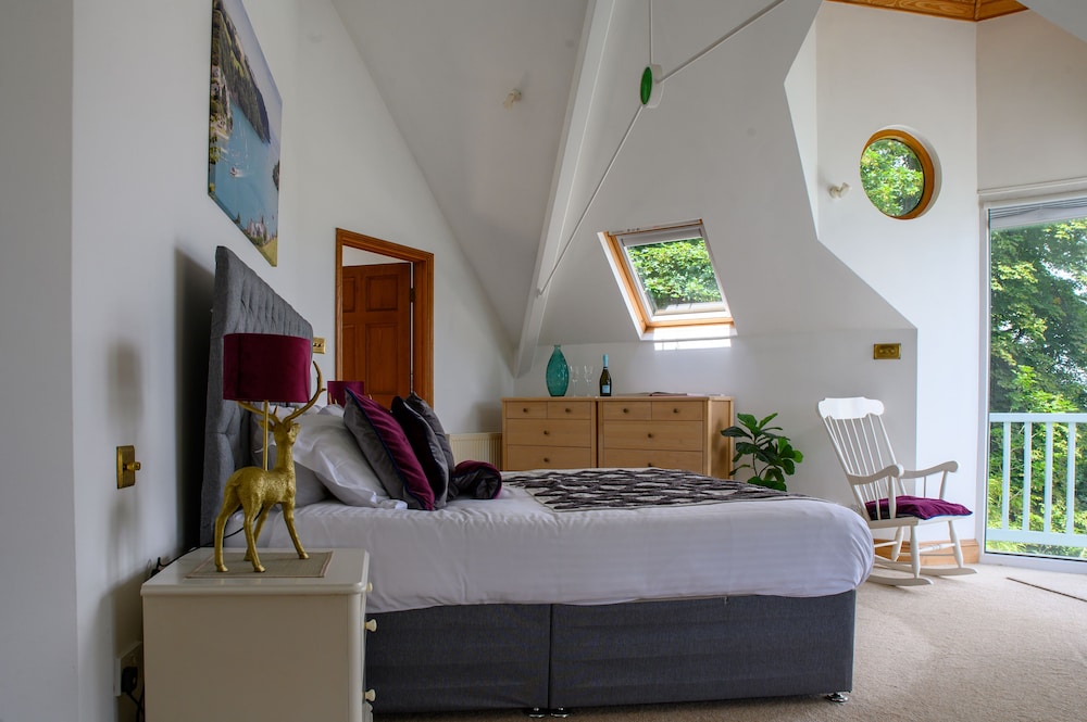 Exclusive Home With the Best Views in Dartmouth view 2