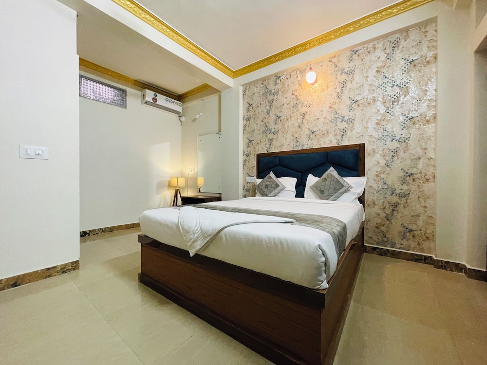hotel boss palace
