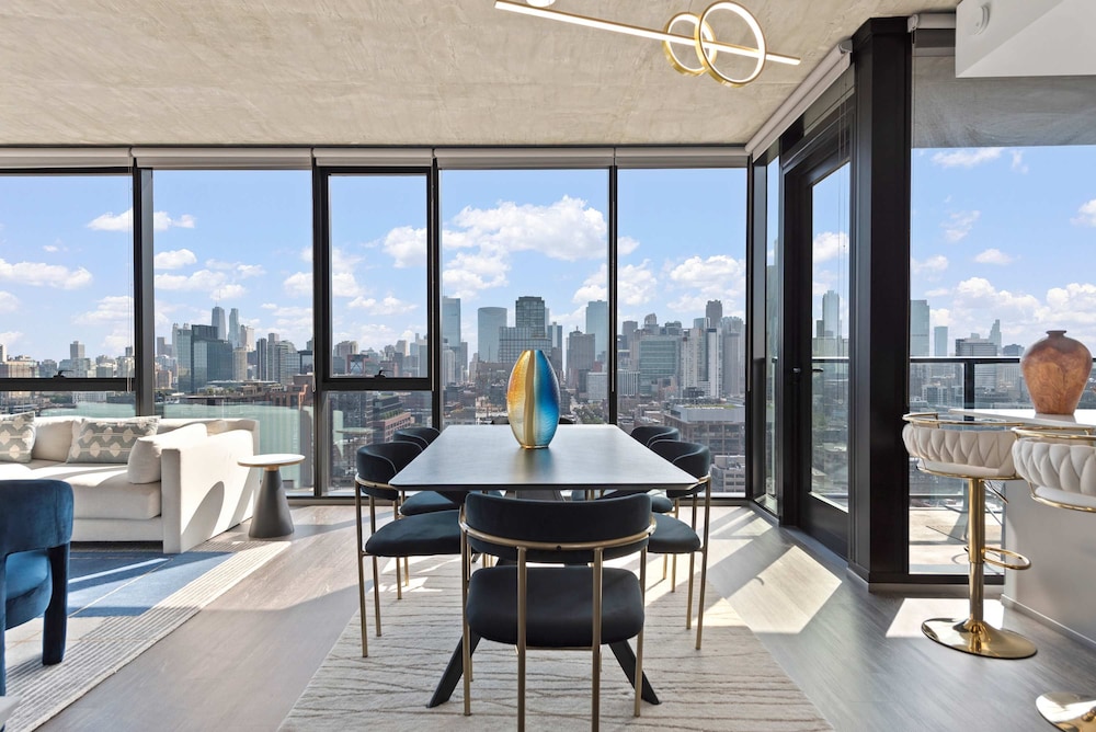 Cloud9 6 apt for 30ppl Fulton Market The Nouveau
