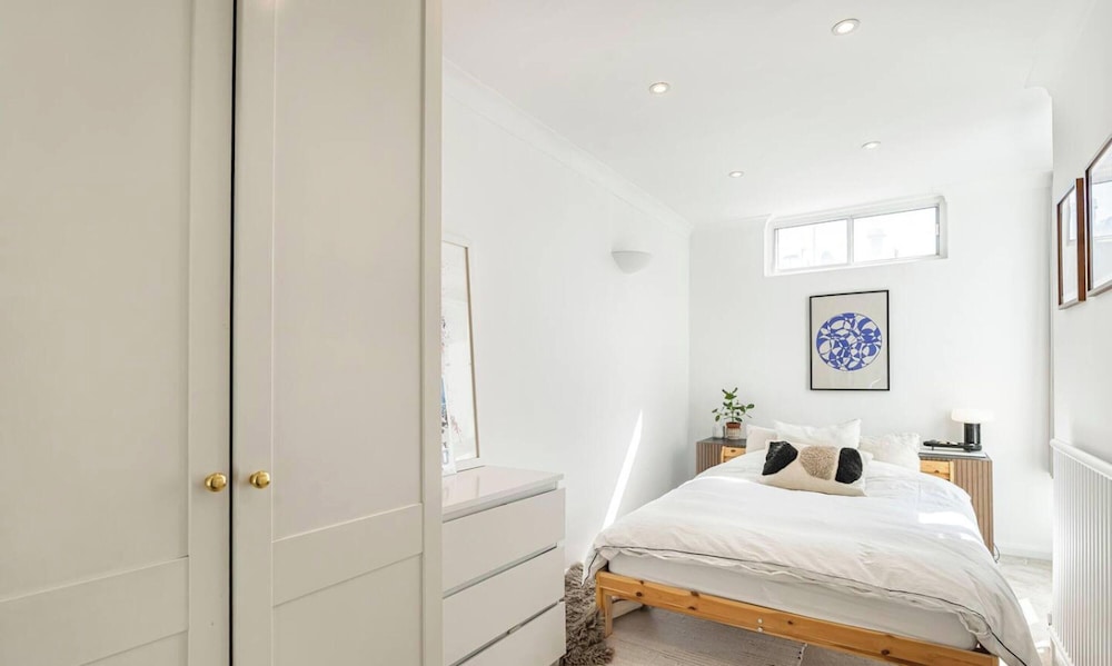 2-bed Knightsbridge Home