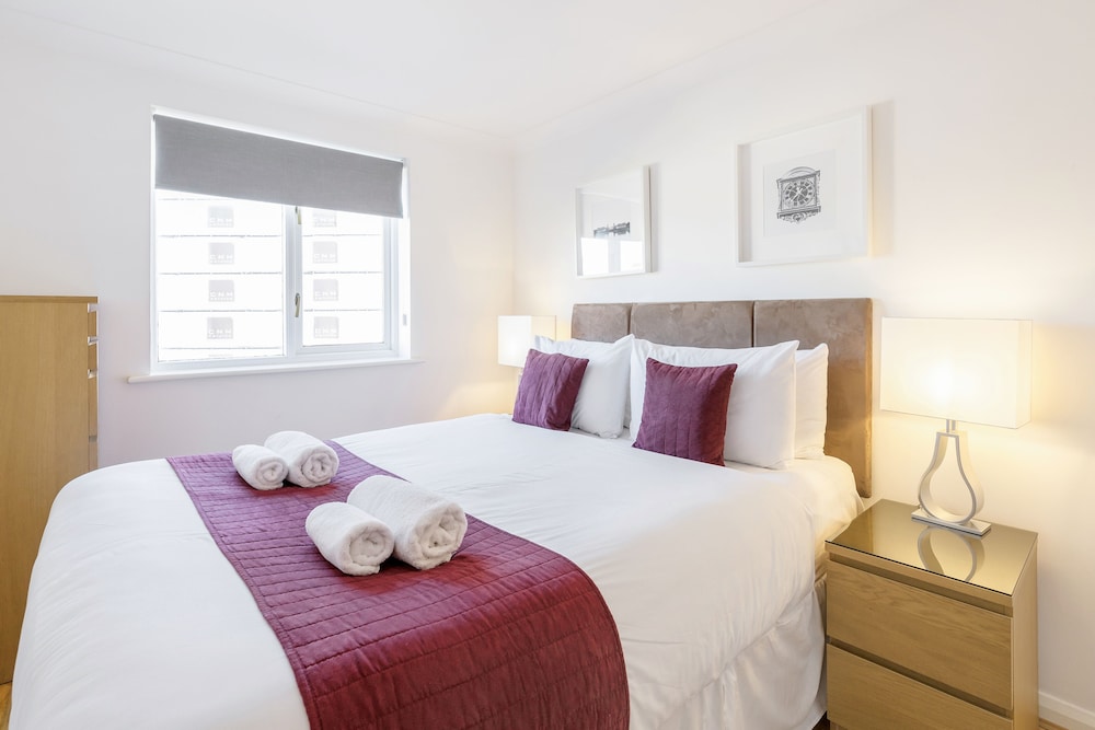 Roomspace Apartments - Regents Court view 3