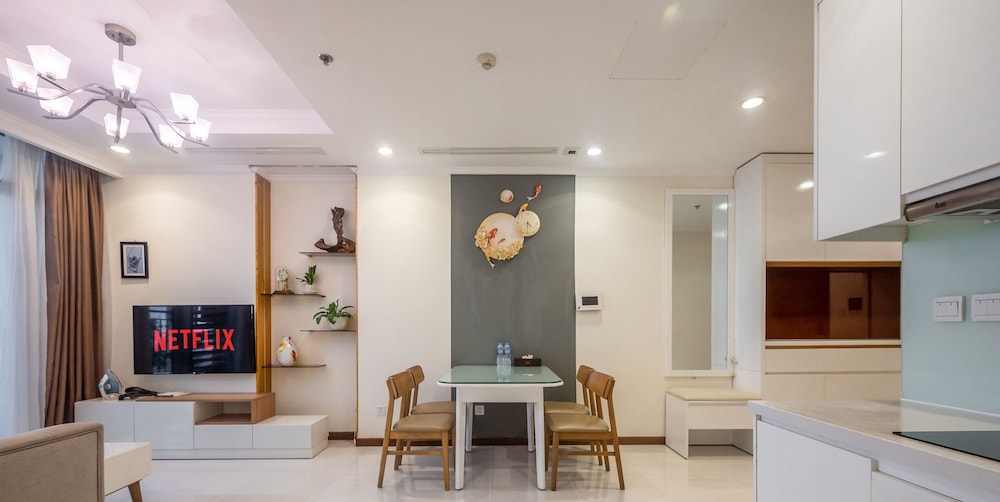 Landmark Apartment in Vinhomes Central Park