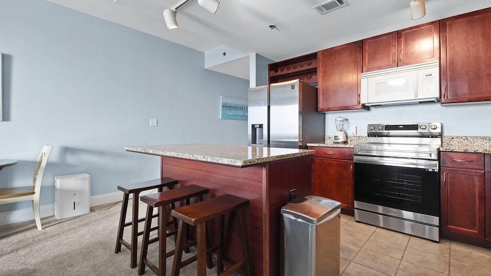 Laketown Wharf 1523