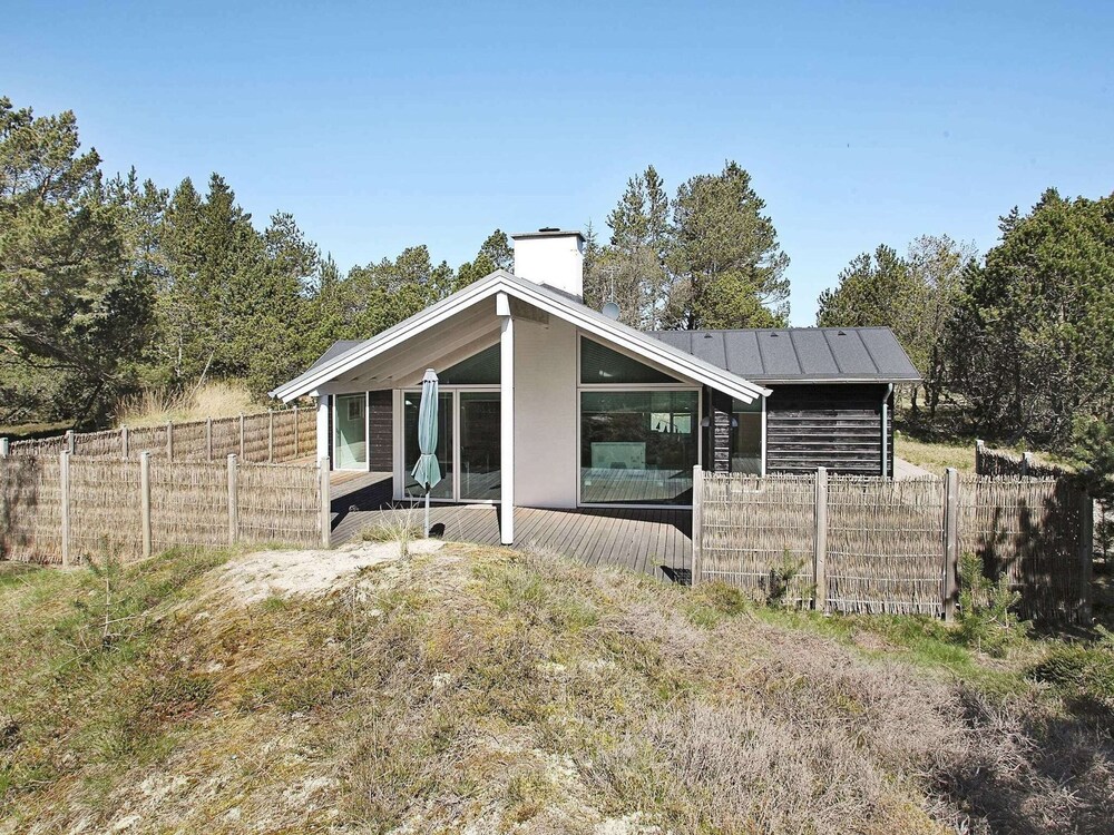6 Person Holiday Home in Albaek