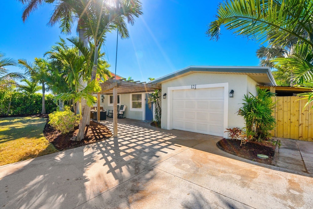 121 Atlantic Blvd