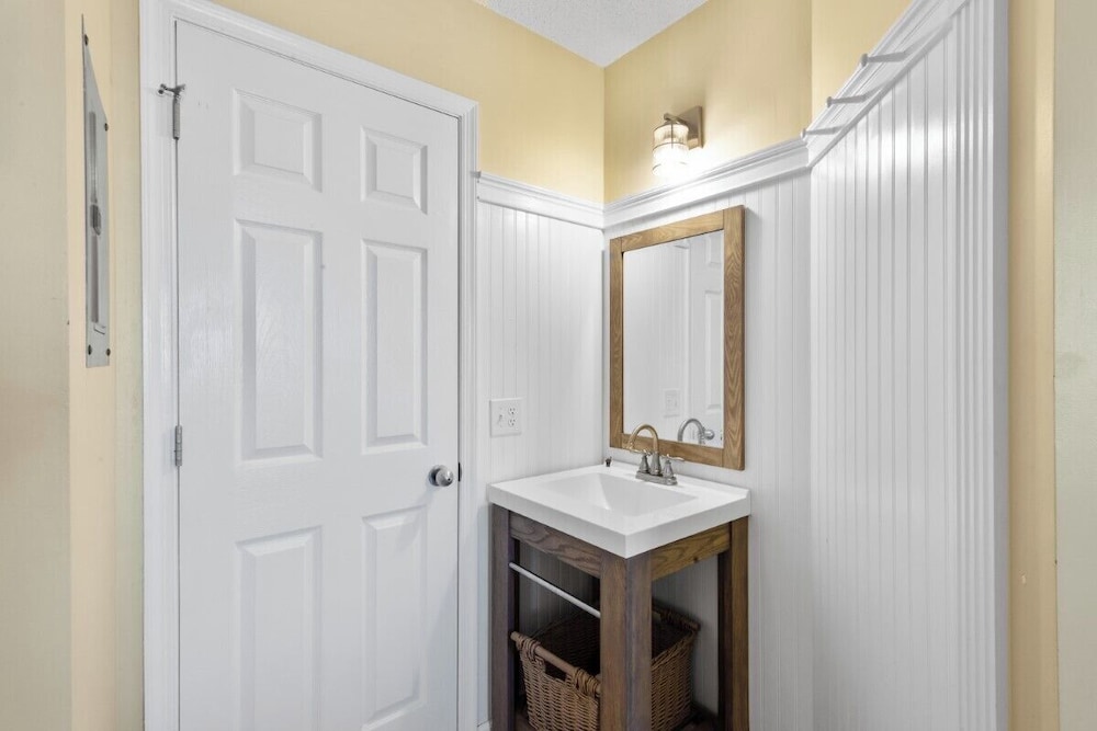 Units at Ocean Forest Plaza by Elliott Beach Rentals