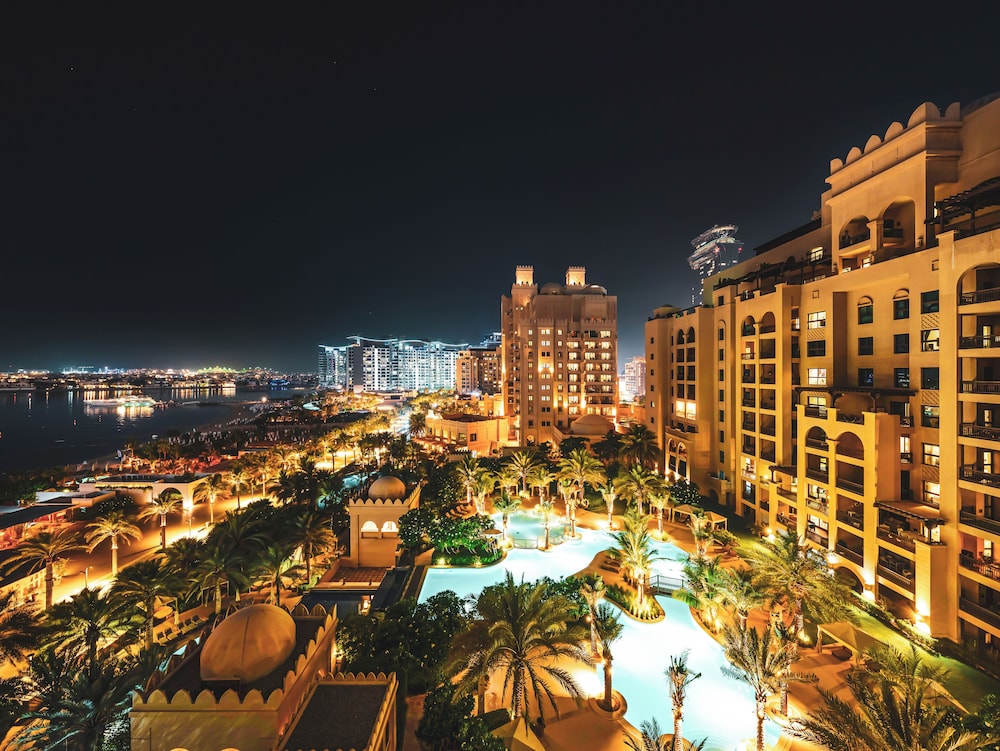New Fairmont Residences by Propigo