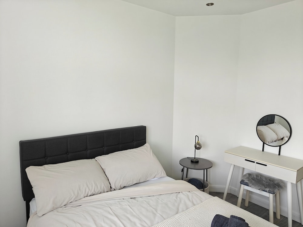 Modern 1Br Sleeps3 - City Centre Location