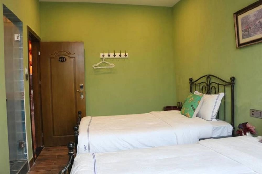 Photo 6