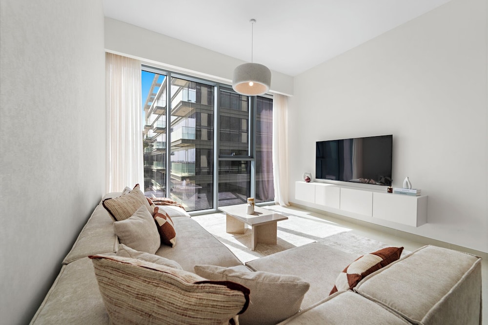 2BR M Room CF7 B Near Jumeirah Beaches