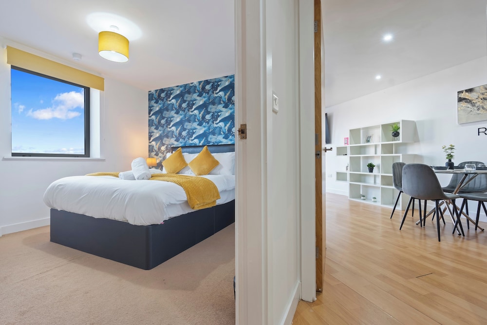 Chic Birmingham Apartment With 2 Bedrooms
