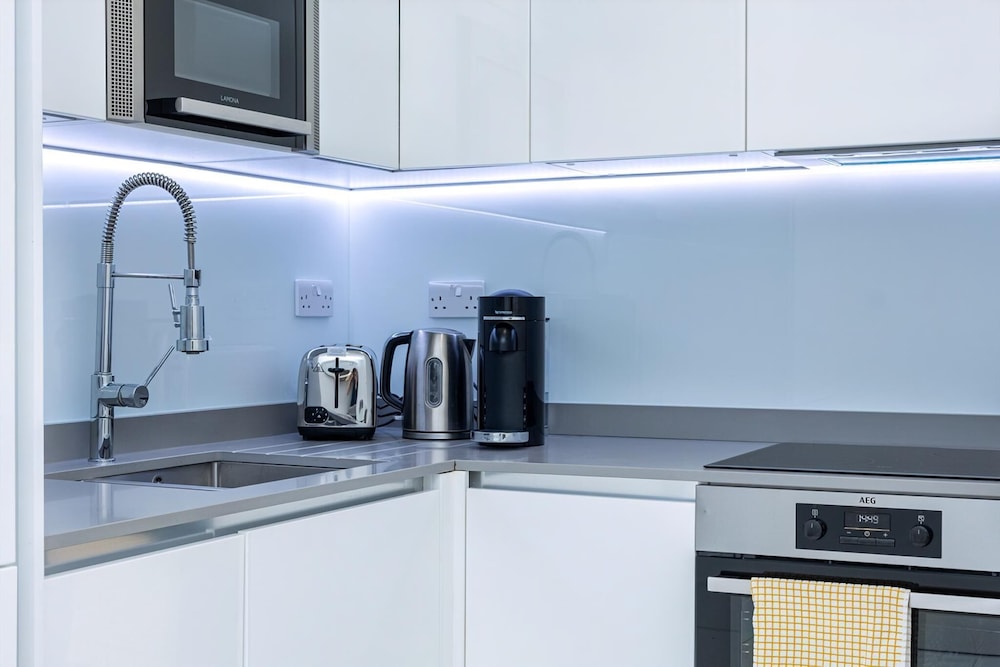 Modern Flat, Steps From Oxford Street!