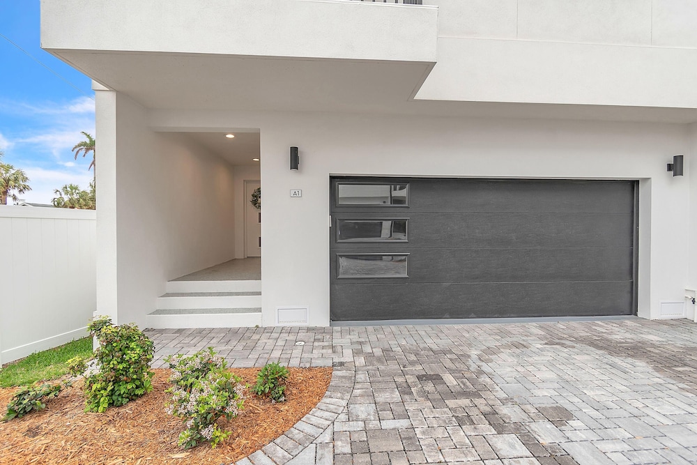 Azul Townhomes A1
