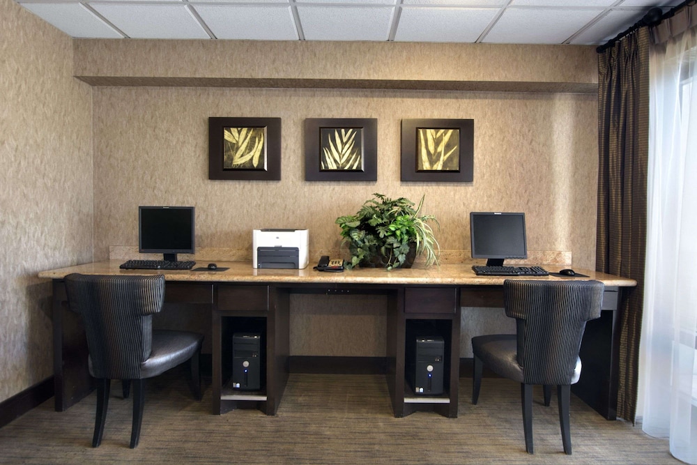 Longview Vacations - Days Inn by Wyndham Longview South - Property Image 5