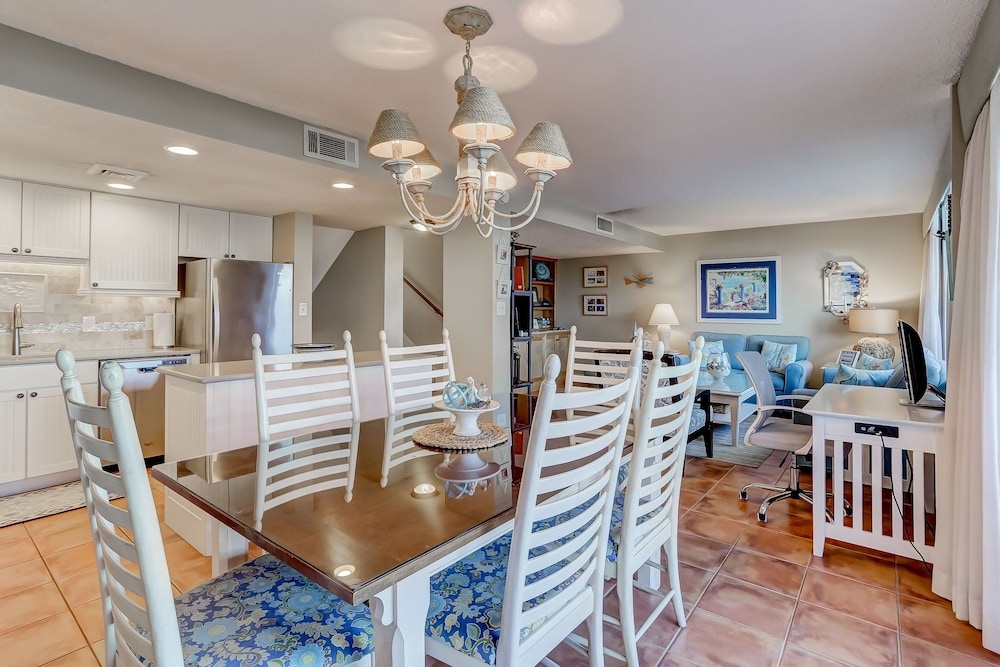 Omni Captains Court 1029 2 Bedroom Condo