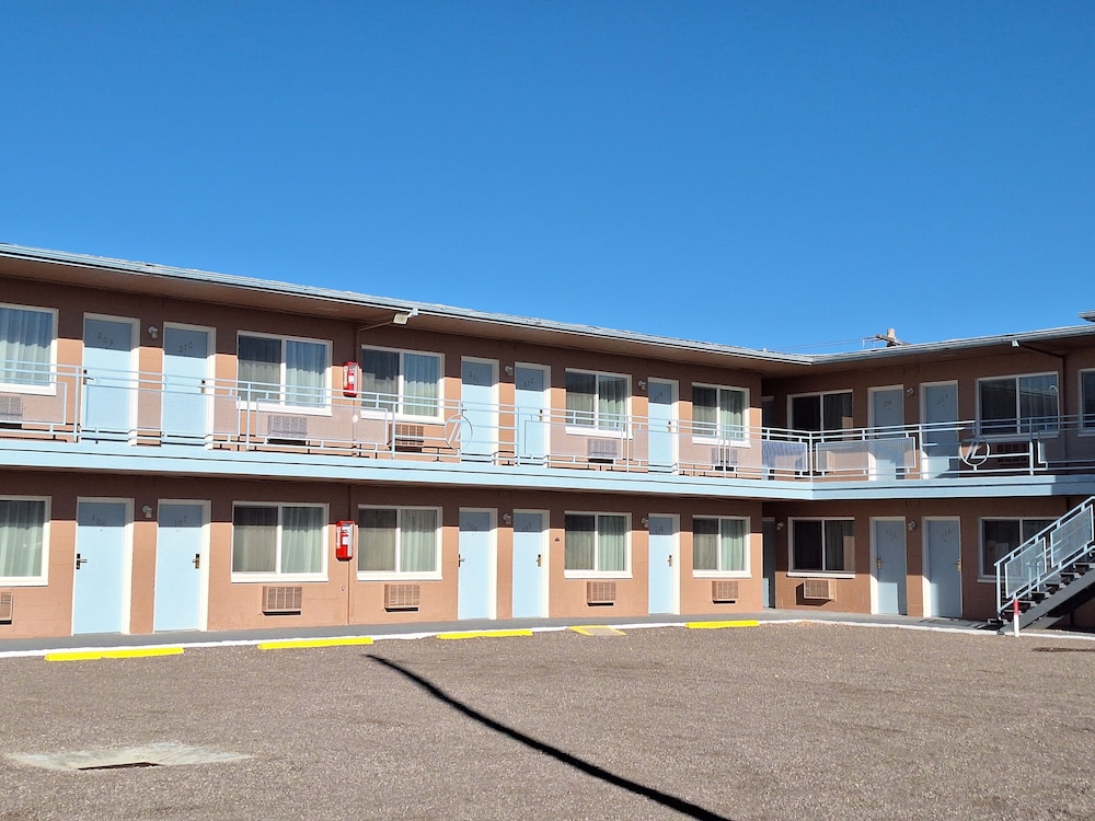 Leisure Lodge Motel