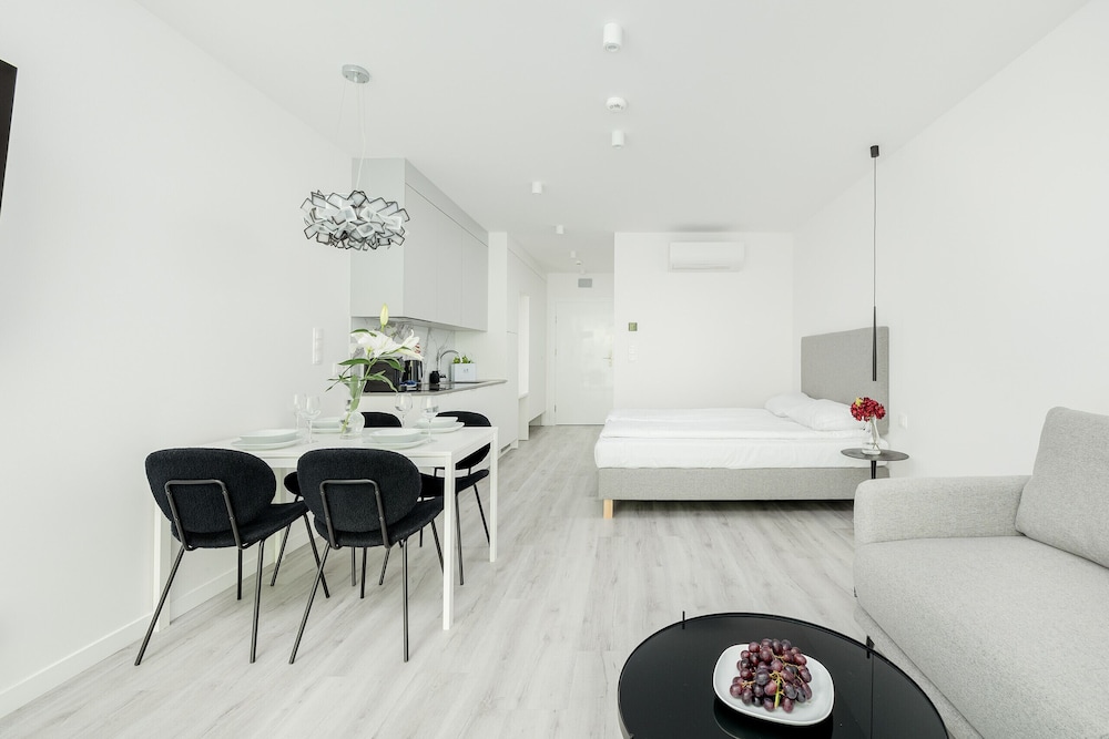 Air-conditioned Studio for 4 by Renters