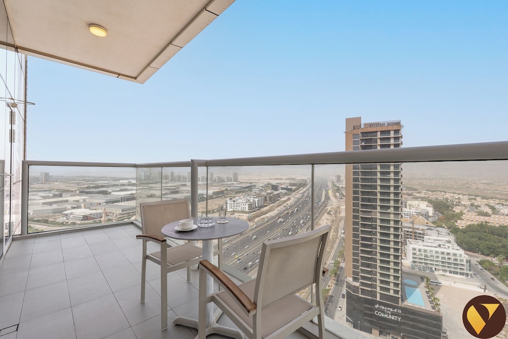 Vogue JVT Novotel Balcony Pool & Gym