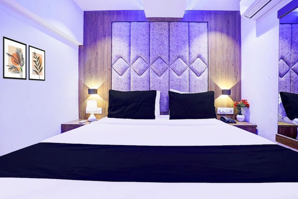 Pleasant Stays Near Powai Lake Mumbai