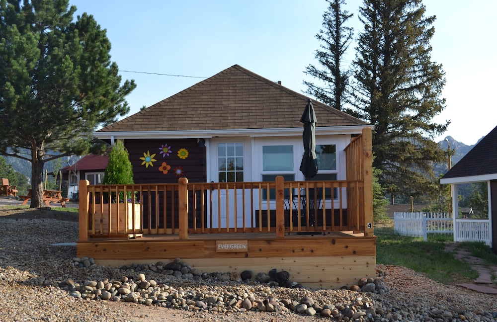 River Rock Cottages