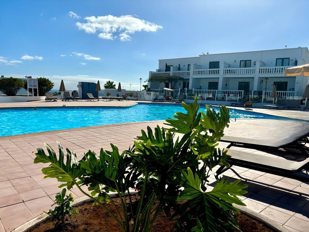 Apartment Florencia With Pool & Wifi in Puerto del Carmen, Lanzarote