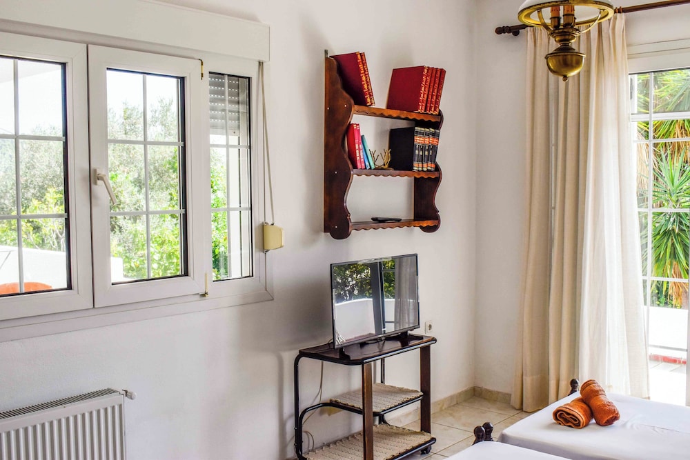 Skiathos Holiday House