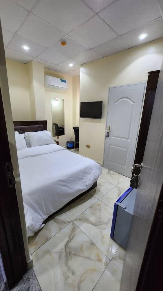 Ceetran Hotels