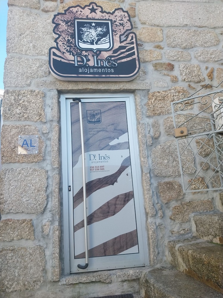 Serra da Estrela Seven Rooms 3 Suites Villa In s