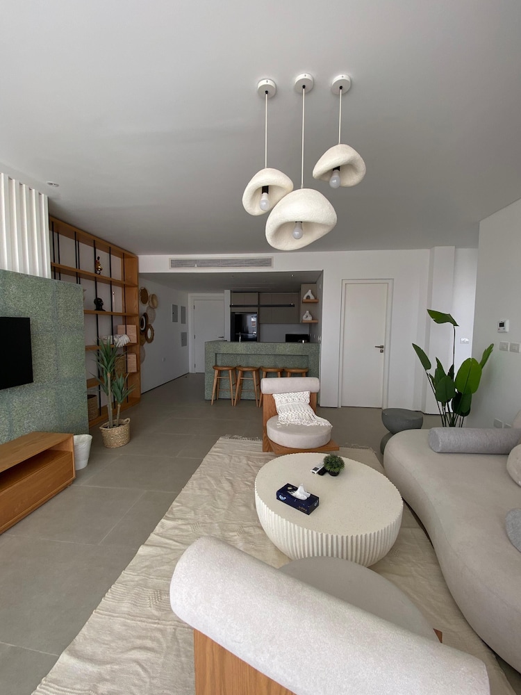 Stayr Somabay - Bay life home rentals