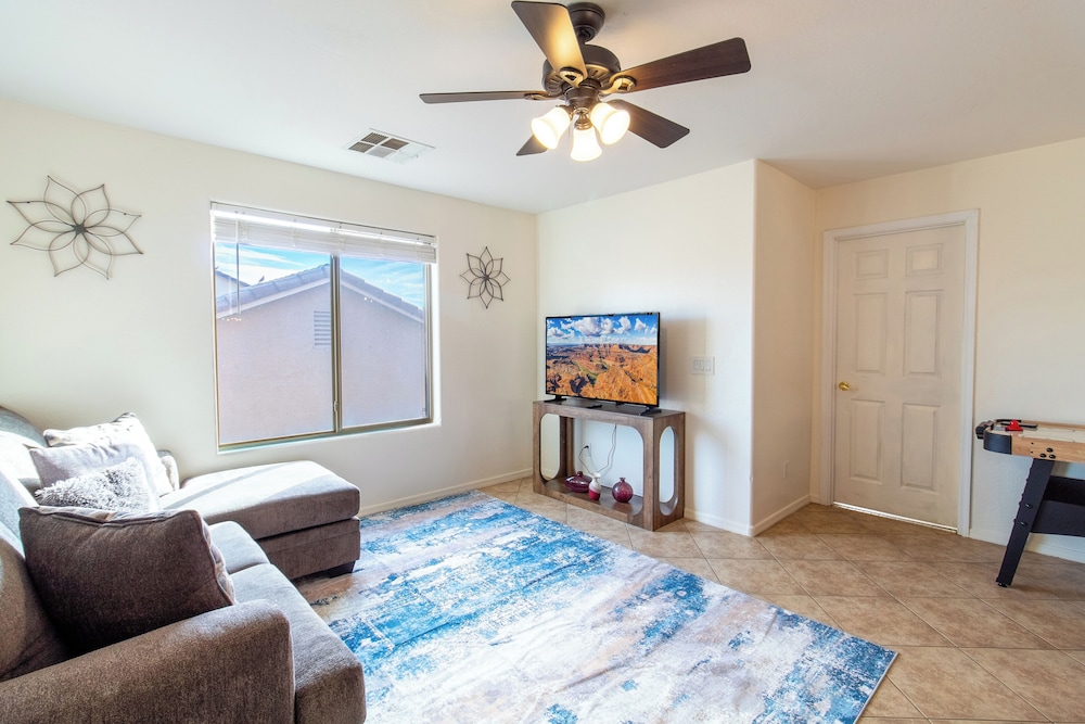 Casa Desert Willow 5BR Home & Pool